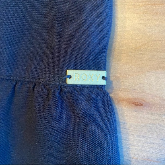 Roxy Gold Soul Coverup Sz M Black Crocheted Lace front Open Back w/tie EUC - Picture 9 of 10